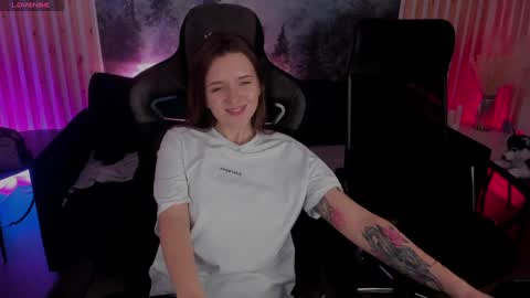 Snapshot of jennydens chatting on January 11, 11:23 am Jenny NO Nude online show from January 11, 11:23 am