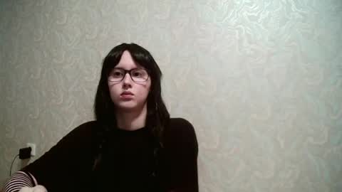 JennyOlset online show from June 24, 11:39 am
