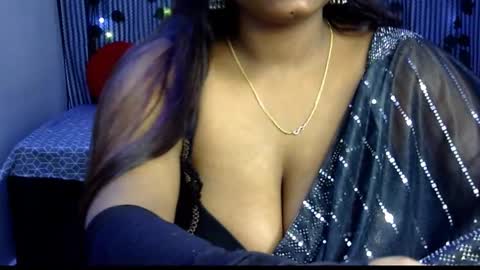 Snapshot of jennysinghaniya chatting on February 13, 5:33 pm jenny online show from February 13, 5:33 pm
