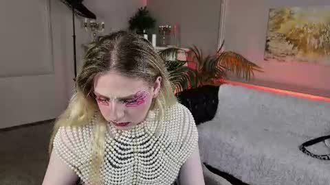 jes_solar online show from June 19, 9:10 pm