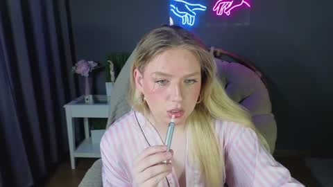 jes_solar online show from July 25, 3:54 pm