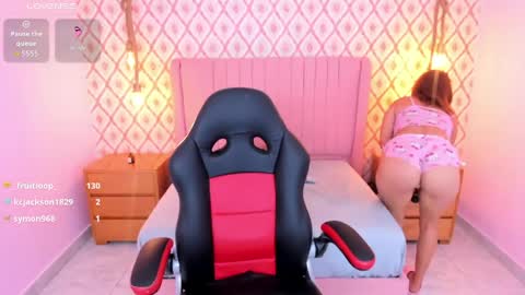  J E S S I  online show from April 29, 3:44 am