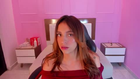 Snapshot of jessi_jones1 chatting on October 18, 3:33 am J E S S I online show from October 18, 3:33 am