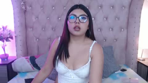 Jessica  online show from May 13, 12:20 am