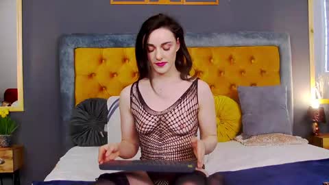 Jessica White online show from April 27, 4:32 am