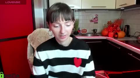 jessicaforris online show from November 12, 8:27 am