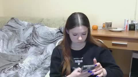 jessicaholland1 online show from April 29, 10:25 pm