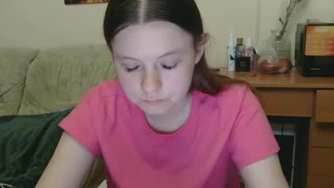 jessicaholland1 online show from May 17, 6:39 pm
