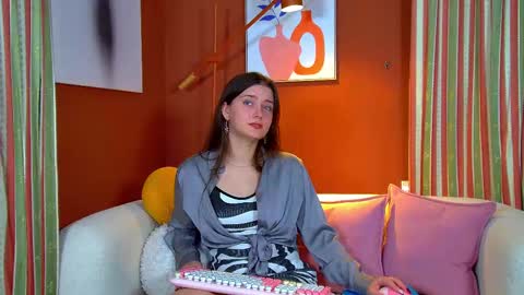 Snapshot of jessicajewells45 chatting on September 21, 7:45 am Jessica online show from September 21, 7:45 am