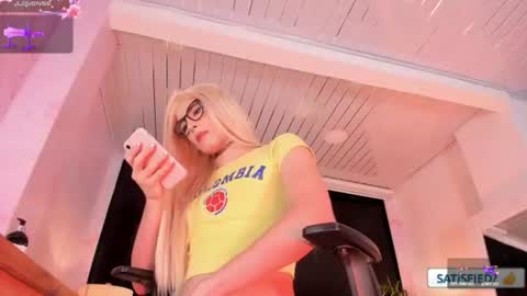 JESSI AND NAOMI online show from July 4, 5:00 am