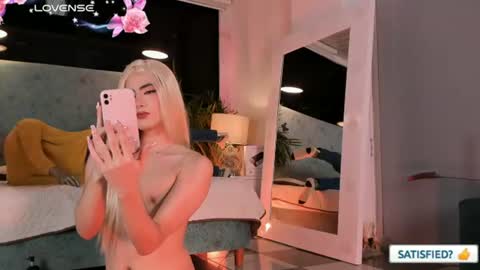 JESSI AND NAOMI online show from July 1, 4:21 am