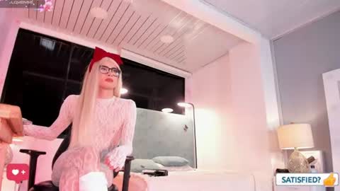 JESSI AND NAOMI online show from July 22, 3:30 am