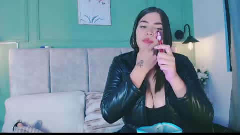 jessicaparkeer1 online show from July 6, 12:35 pm