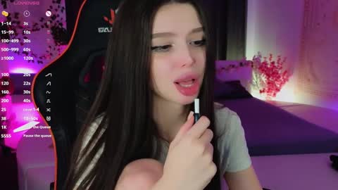 Snapshot of jessie_johns chatting on February 22, 4:09 pm jessie_johns online show from February 22, 4:09 pm