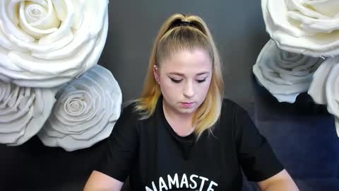 Snapshot of jessikadaniels chatting on September 21, 7:12 am Jess online show from September 21, 7:12 am