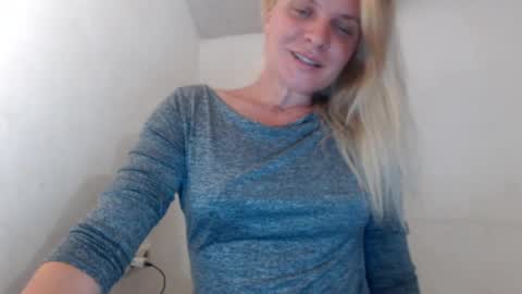jessyangels online show from July 30, 8:31 pm