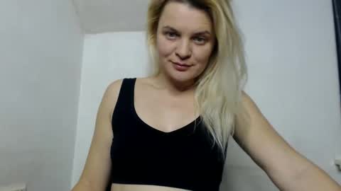 jessyangels online show from December 14, 8:48 pm