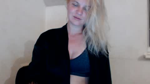 jessyangels online show from July 7, 8:35 pm