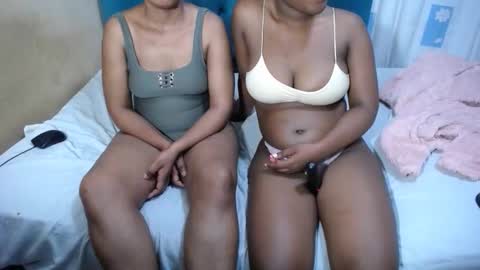 jessyhoneyx online show from April 16, 9:39 pm