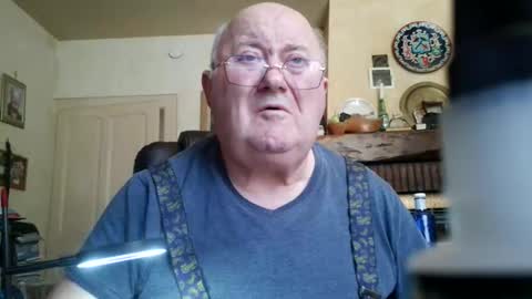 guy online show from April 26, 2:04 pm