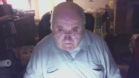 guy online show from December 18, 3:55 pm
