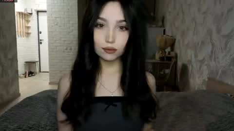 I am Gina ntmu Lets hit 10 Thumbs Up together online show from June 11, 3:32 pm