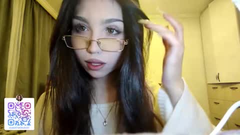 I am Gina ntmu Lets hit 10 Thumbs Up together online show from January 10, 3:56 am