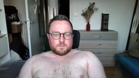 jeuneloup92 online show from March 4, 5:43 pm