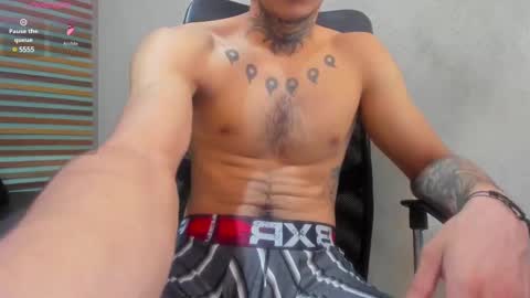 Snapshot of jharol_cardona chatting on March 4, 1:23 am Jharol online show from March 4, 1:23 am