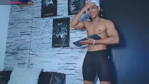 jhay_wheeler777 online show from July 17, 4:47 am