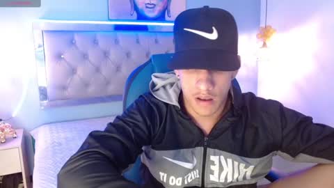 Jheider R. online show from February 10, 7:04 am