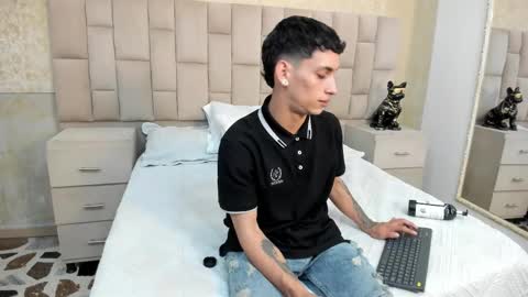 Snapshot of jhoanleandro chatting on October 13, 10:12 pm jhoanleandro online show from October 13, 10:12 pm
