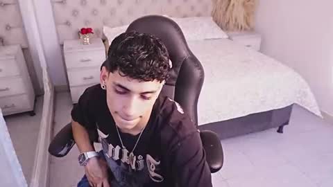 jhoanleandro online show from July 3, 5:45 am