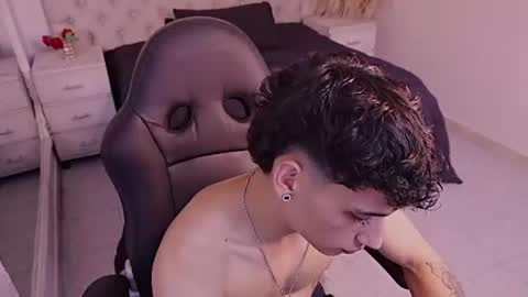 jhoanleandro online show from June 27, 7:03 am