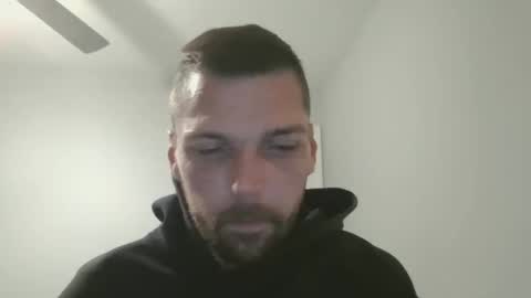 jholls online show from December 6, 3:02 am