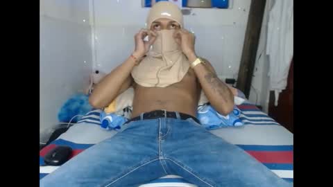 Snapshot of jhon_hot09 chatting on September 27, 9:45 pm jhon_hot09 online show from September 27, 9:45 pm