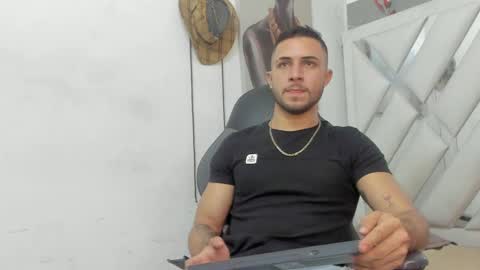 jhonny online show from February 10, 3:57 am