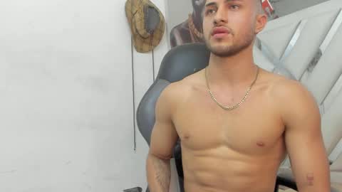 jhonny online show from February 10, 7:04 am