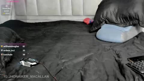 Jhonaiker online show from November 18, 1:52 am