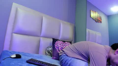 Snapshot of jhonny_saenz chatting on October 29, 1:57 pm Jhonny online show from October 29, 1:57 pm