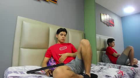 Snapshot of jhonny_saenz chatting on October 15, 12:06 pm Jhonny online show from October 15, 12:06 pm