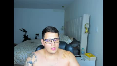Jhonstark online show from May 3, 12:49 am