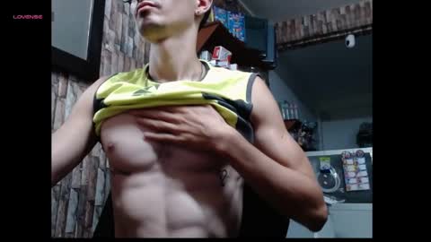 jhosuamoore2 online show from May 1, 9:53 pm