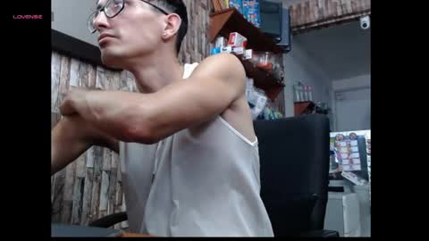 jhosuamoore2 online show from May 10, 2:34 pm