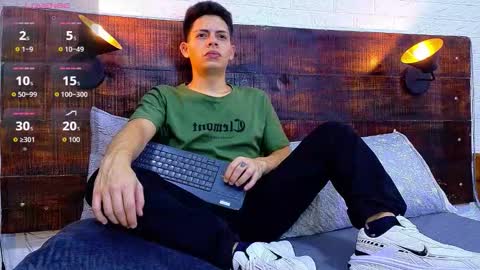 jhosuavega online show from December 4, 2:55 am