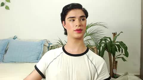 Jhuan Nhez online show from May 7, 11:00 pm
