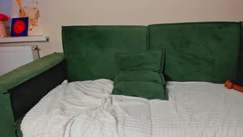 Julia online show from February 21, 2:06 pm