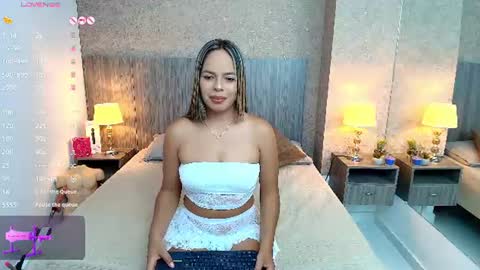Jimena Salazar online show from July 11, 8:01 pm
