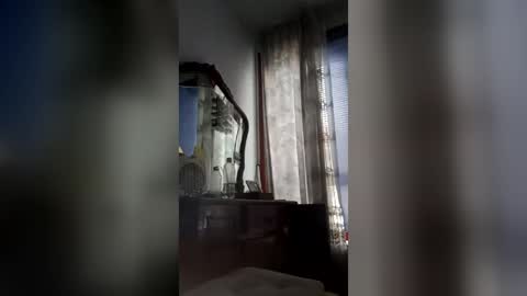 jimmi2075 online show from June 18, 7:36 am