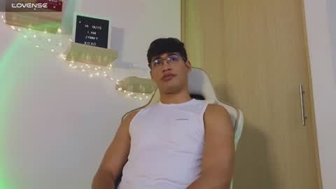 Jimmy Leeh online show from January 22, 10:15 pm